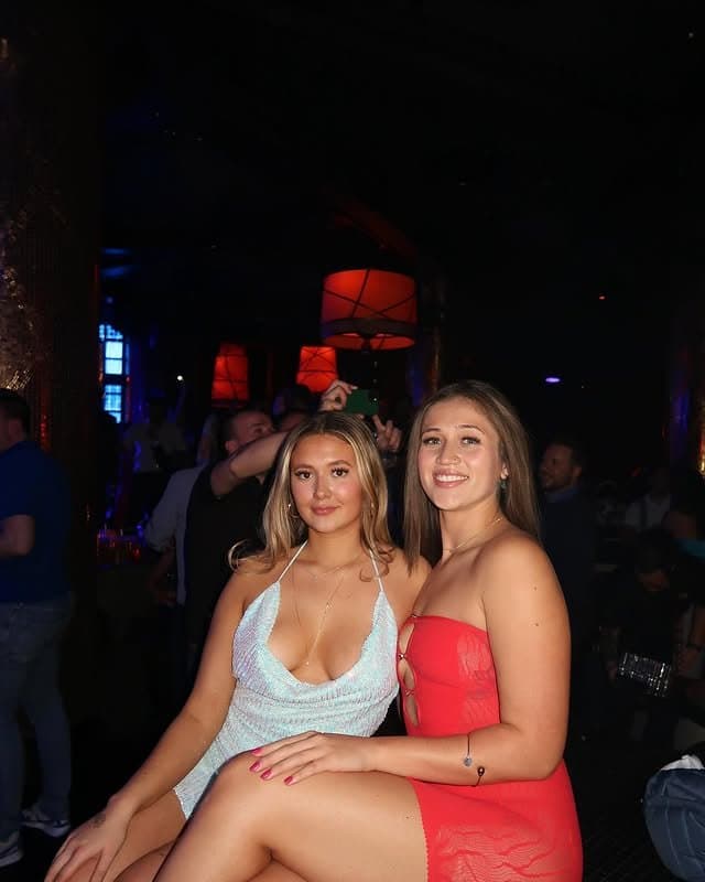 Sexy busty snowbunny teen Peyton