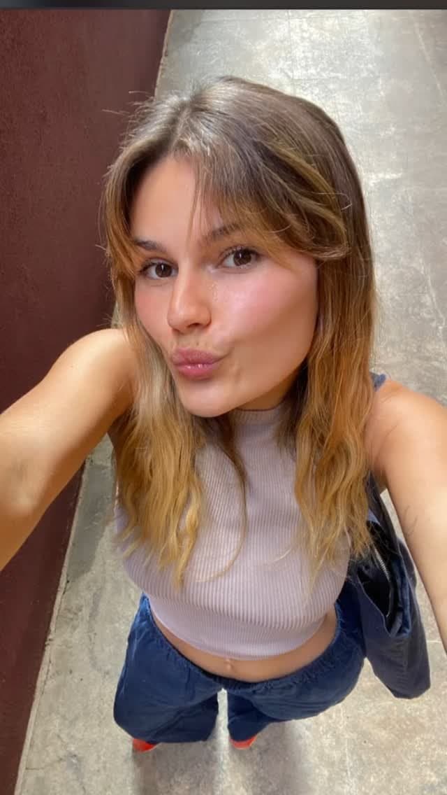 Chloé, grosse chienne française exposée