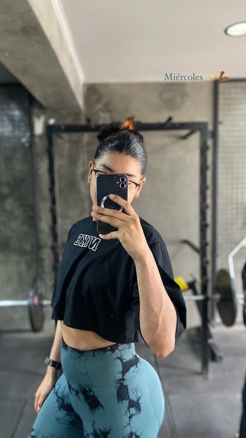 sofiicarsiimo. 2. terrible culazo la negra.. vgg