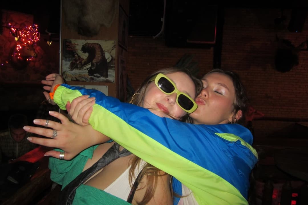 Click to view full size busty college girl Br1dg3t II