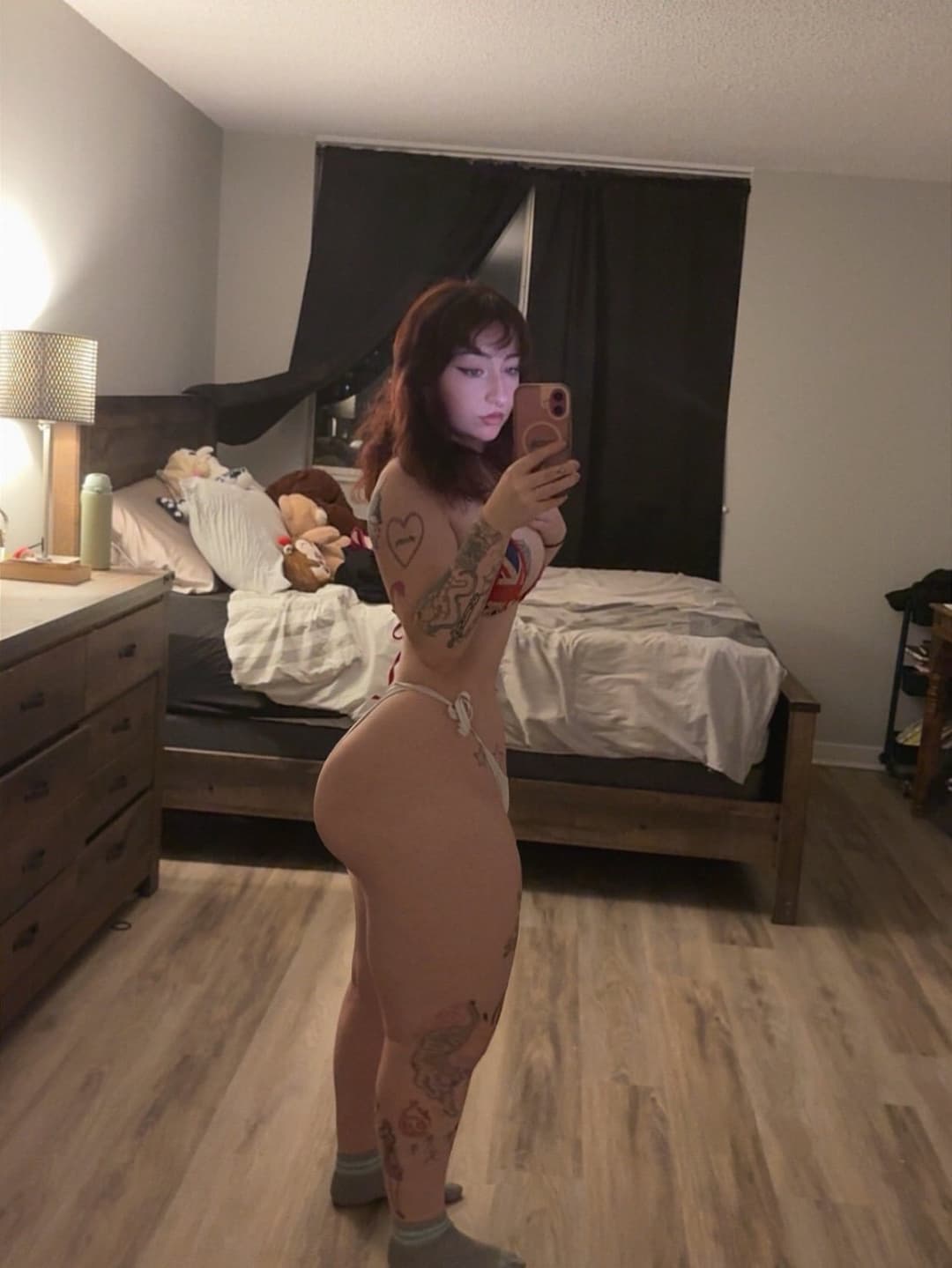 Linda perra culona gótica