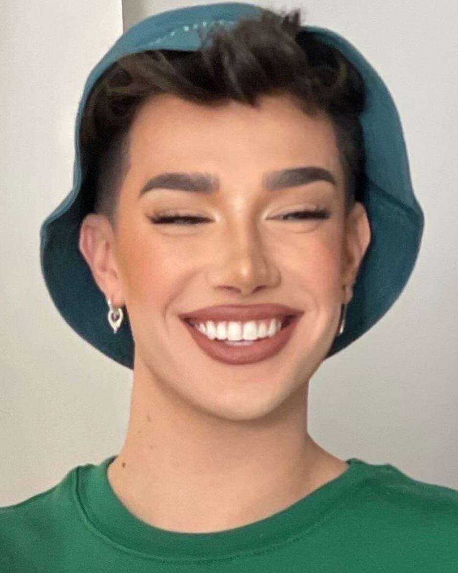 JAMES CHARLES ?? BEAUTIFUL GAYBOY ??????