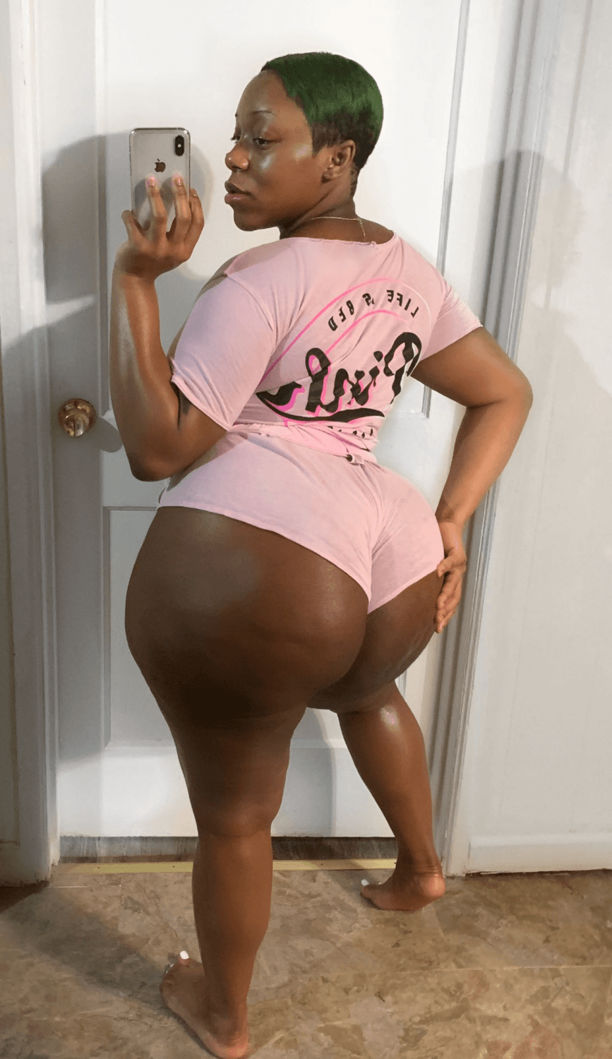 BriTt Got A FAT OL bo0tY !!!