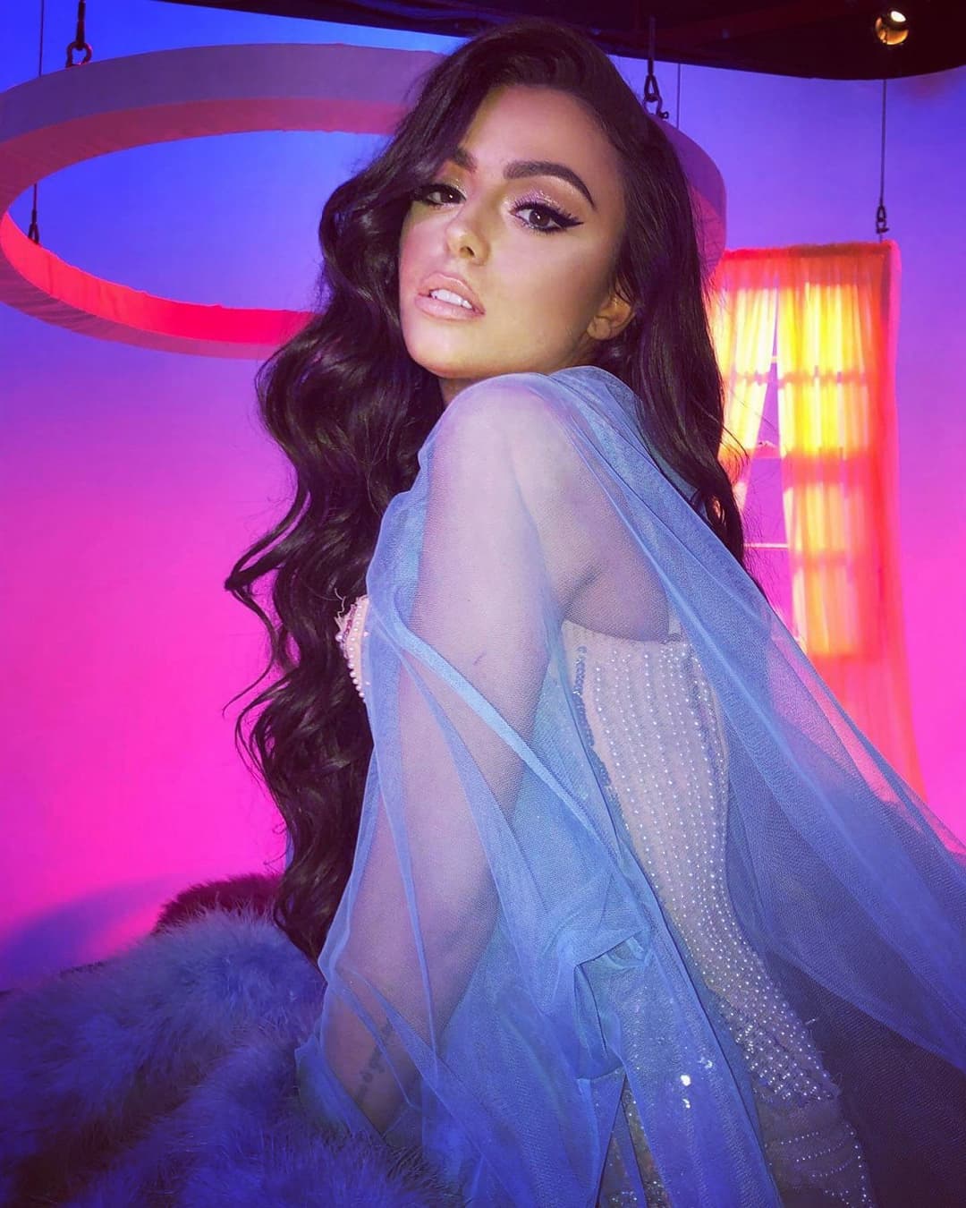 Click to view full size Cher Lloyd DeepFake Videos & Photos