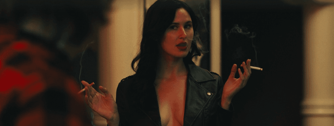 Click to view full size smoking horror hottie from horror movie A