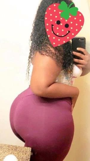 Thick chocolate ebony bbw big booty WET FAT PUSSY missionary pose NUDES LEAKED from her phone