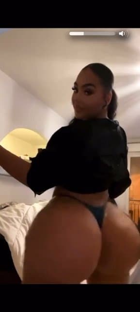 HOT BIMBO MONICA LOVES SHAKE HER HUGE THICK PAWG ASS