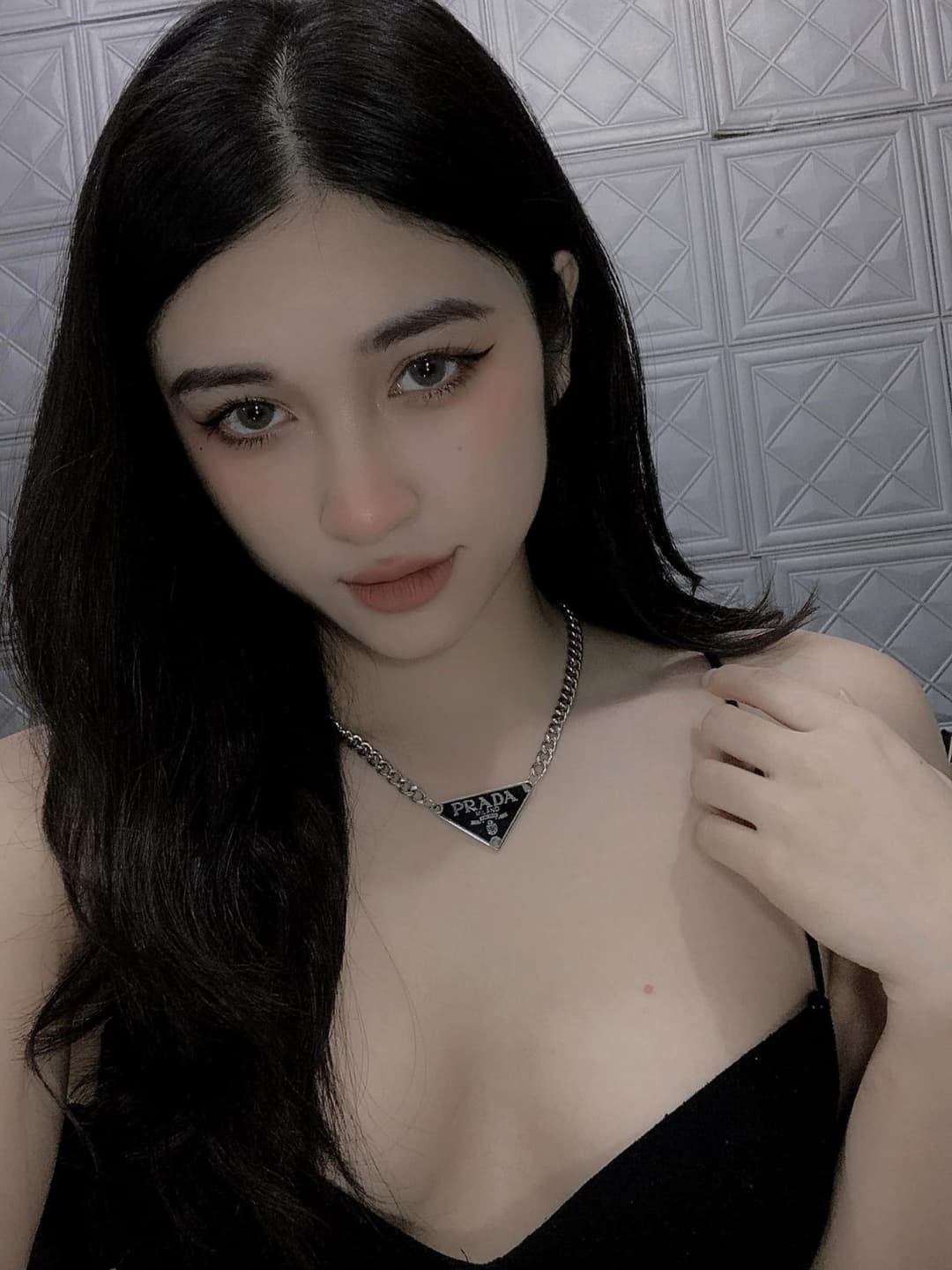 Pretty Asian VietNam Girl Voyeur HiddenCam Toilet Shitting.