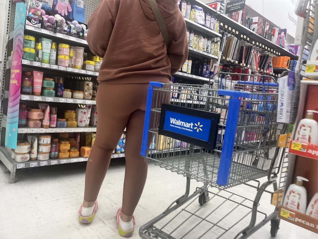 Thick Latina Milf Shopping