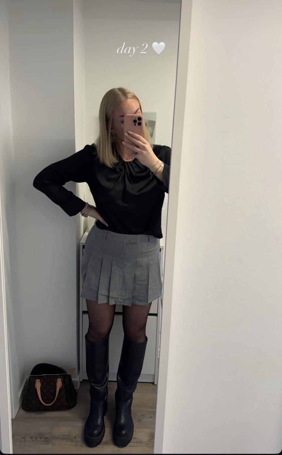 Blonde German Teenie mali