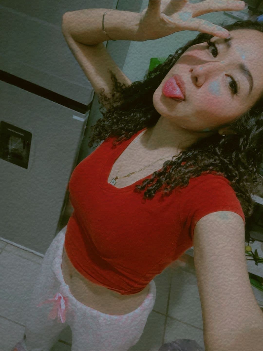 Perrita morena culona filtrada y exhibida