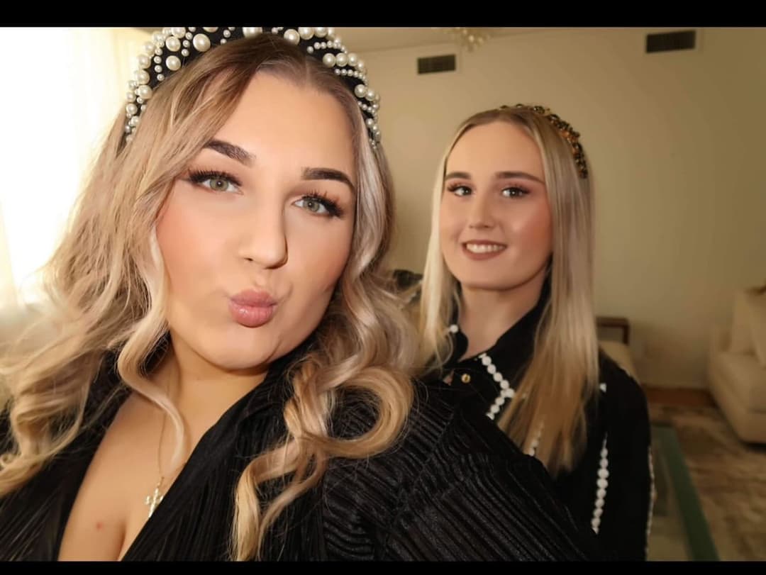 Kik fitfunseeker to discuss this blonde Aussie bbw and her fuckable face and DSLs. Tribs, edits, cap