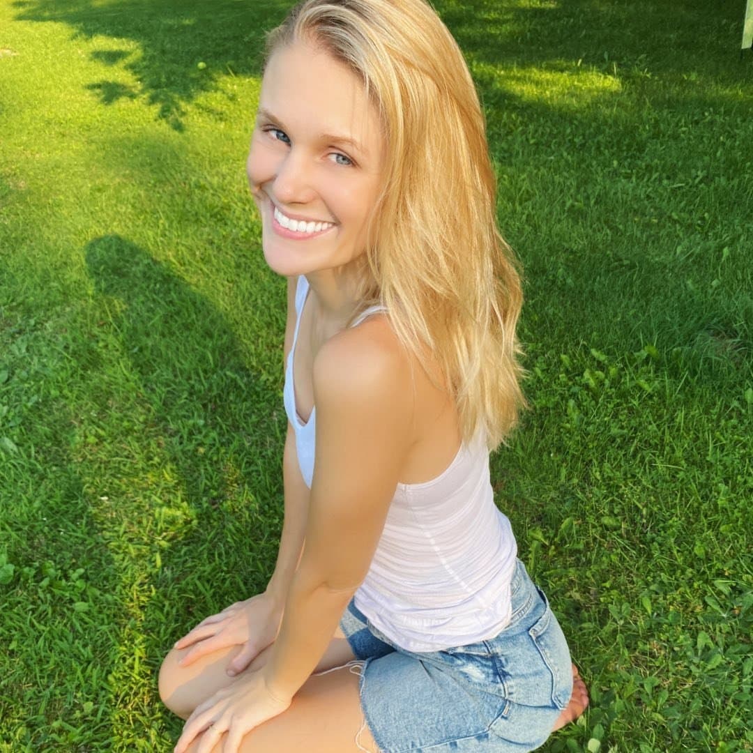 Usually I am not into really skinny women, but Melissa naked on the G G W bus was somehow hot to me