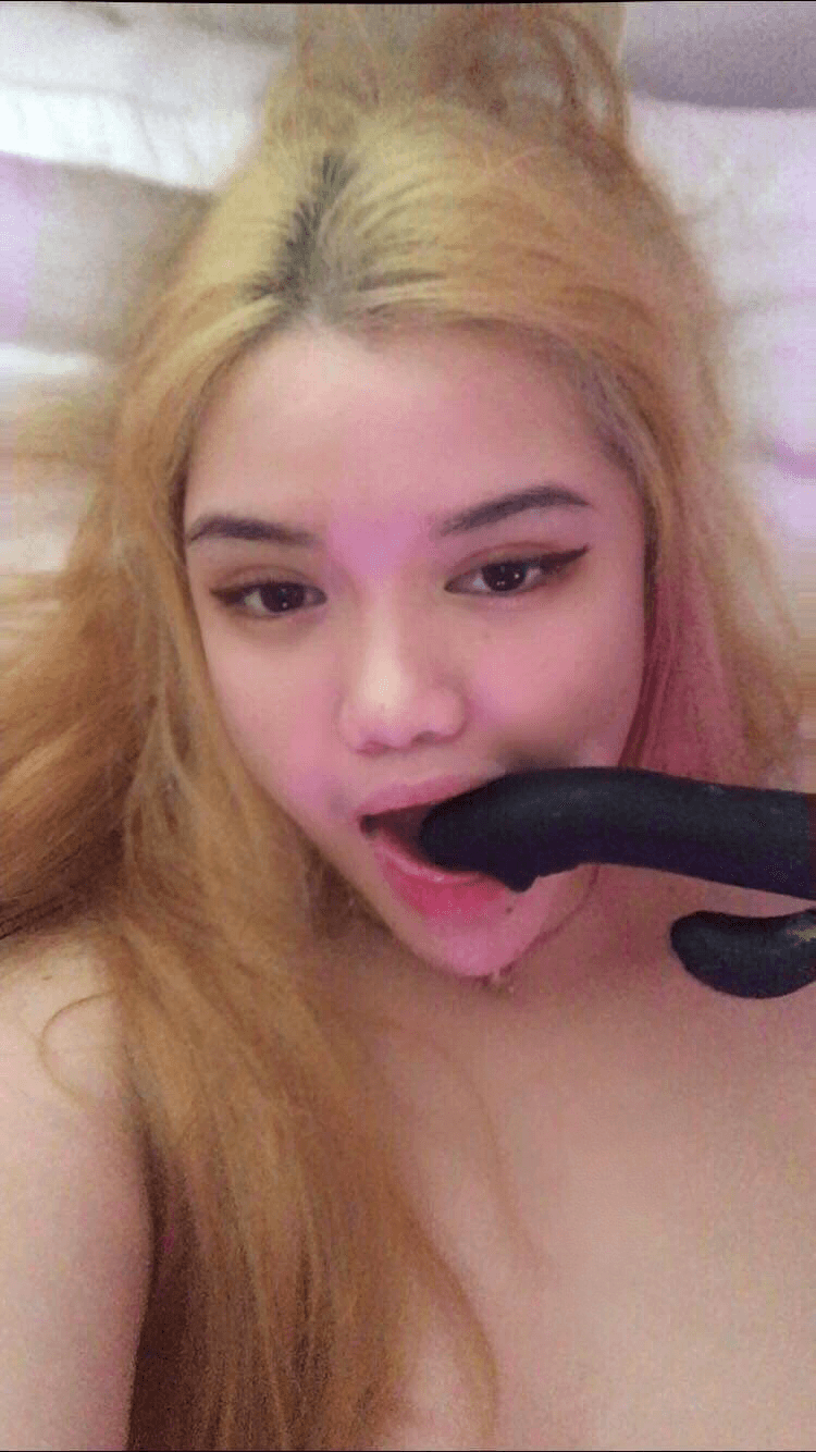 Marie will make you cum in 6 seconds