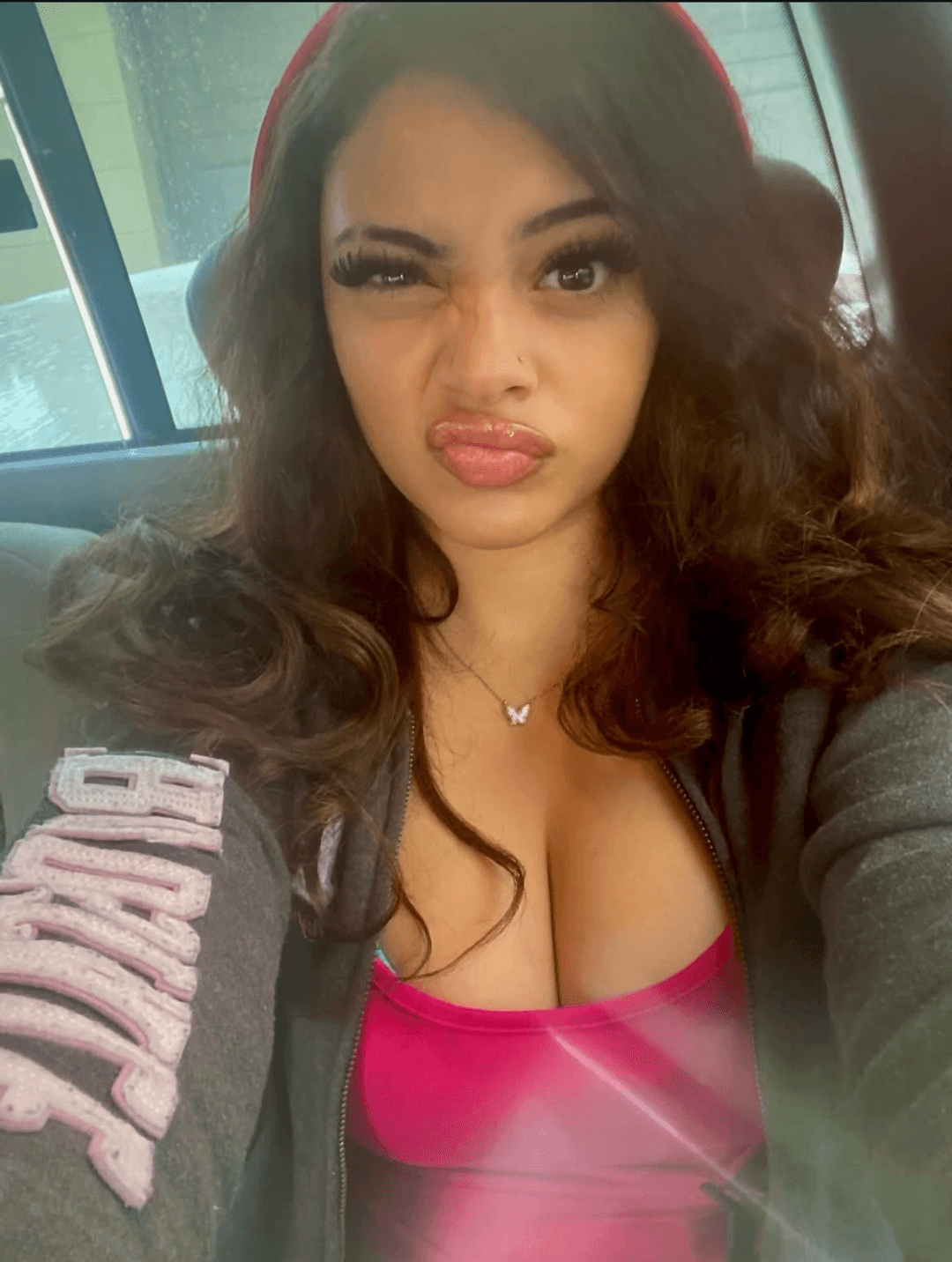 Dm too get gross for these thots lmk your fave on kik (g72896)