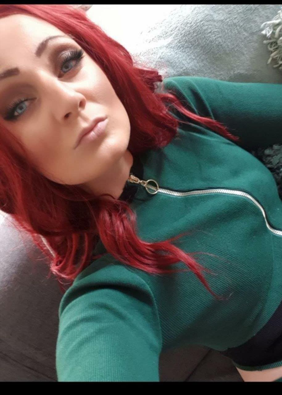 Sexy german milf wants her ass spanked