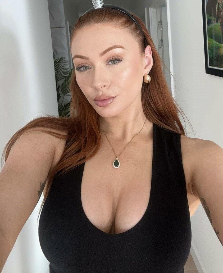 Elz the witch goon for her big tits such perfect chav goon fuel