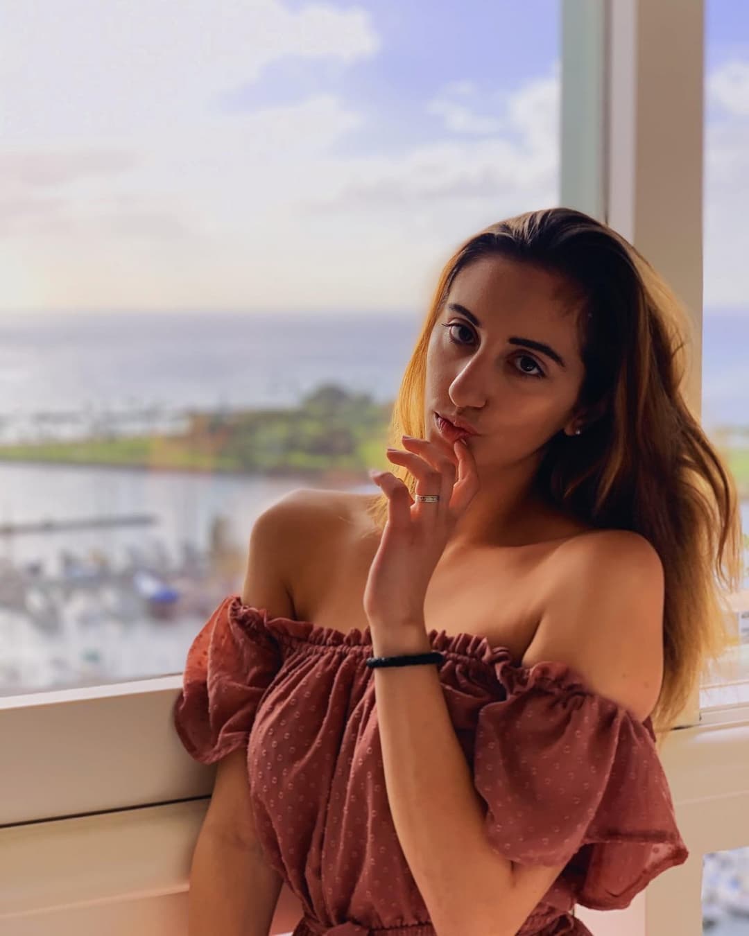 Click to view full size College Crush Lisa Sandson (@lisa.sandson). Comment your favorite pics.