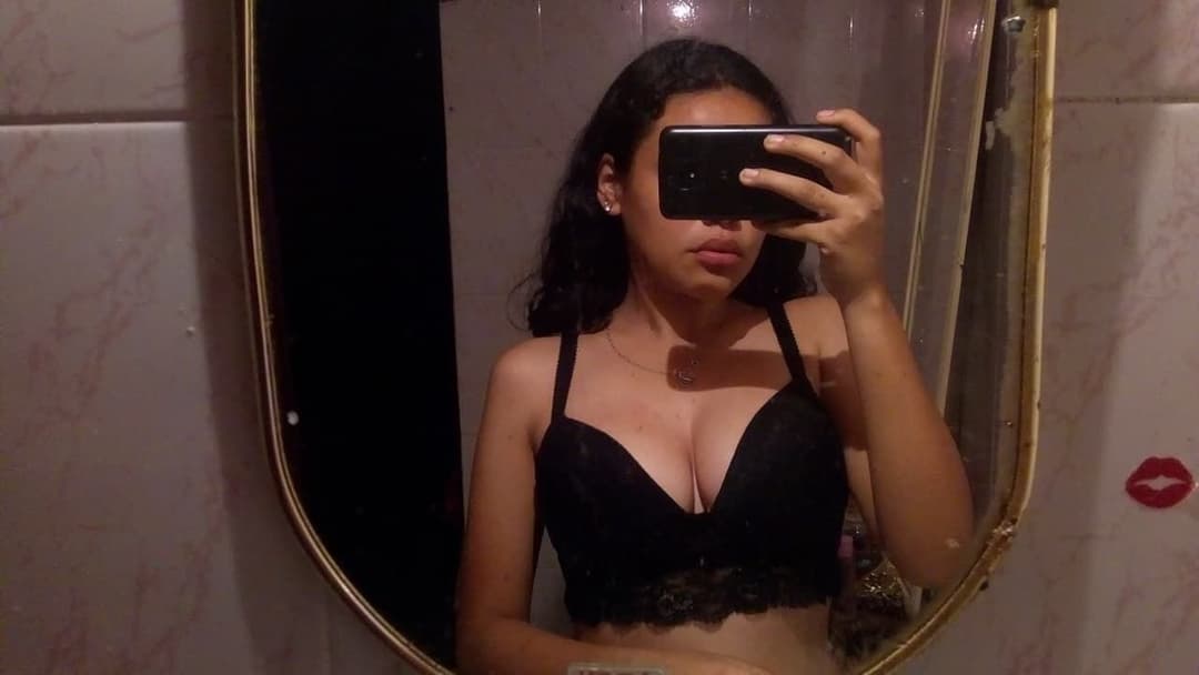 Mi putita personal chicos si ven esto porfavor eyaculemos todos sobre las fotos de mi putita sucia