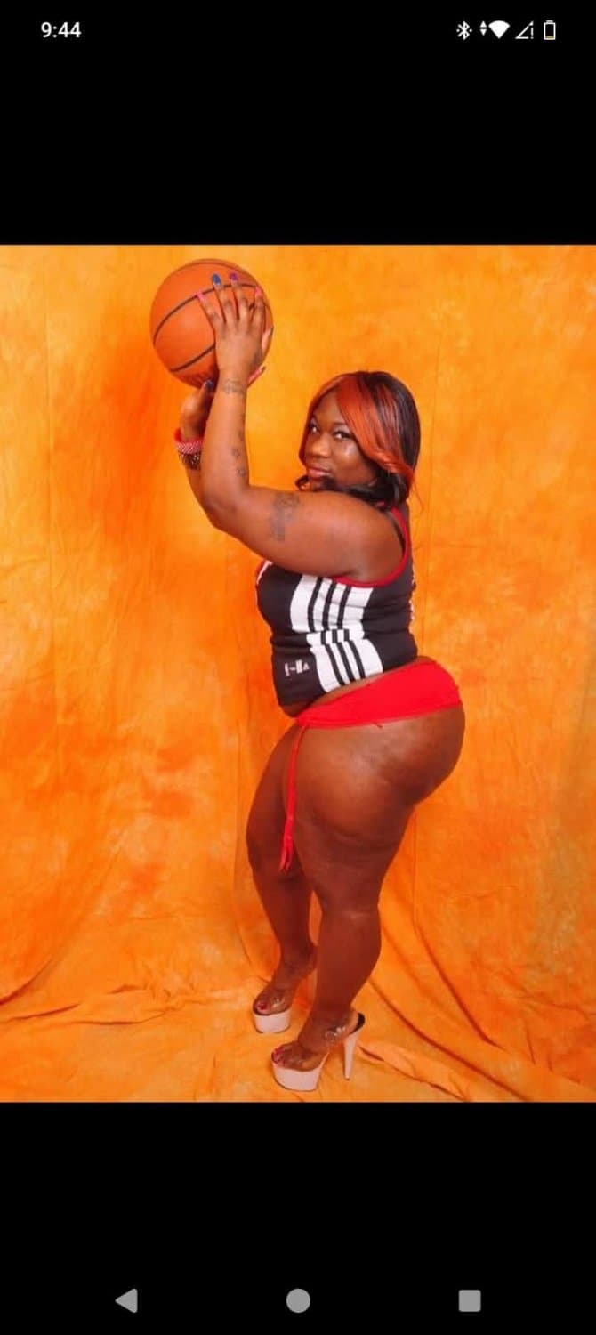 HUGE THICK MEGA EBONY BBW BUG OLE JUICY ASS BOOTY