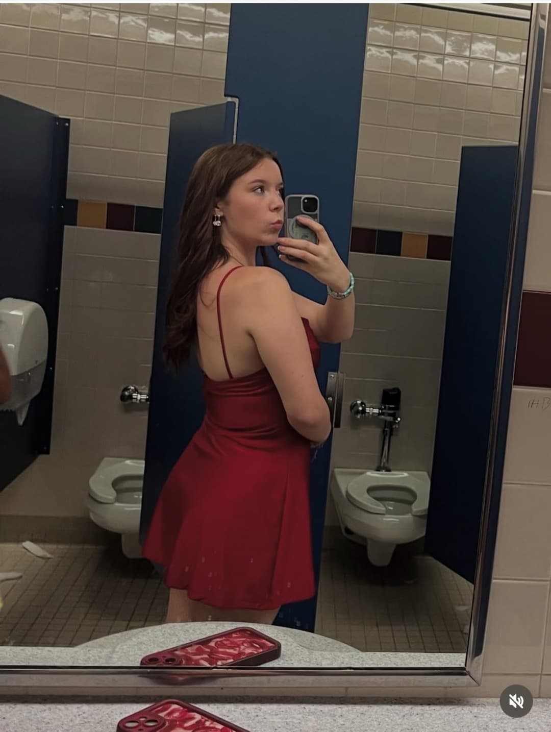 College cutie Ashlyn