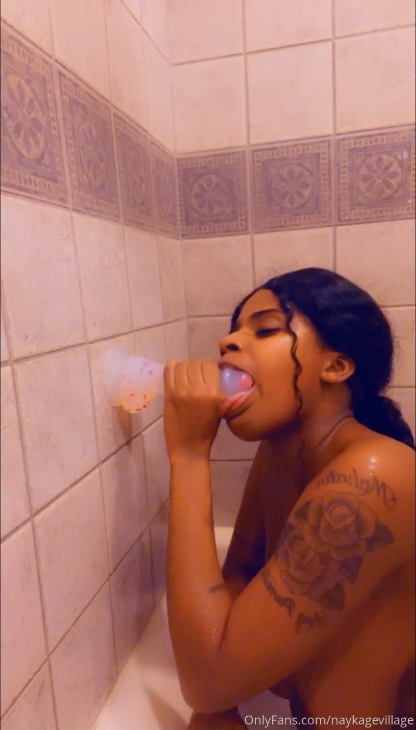 Naymimii aka Naomi aka Nay