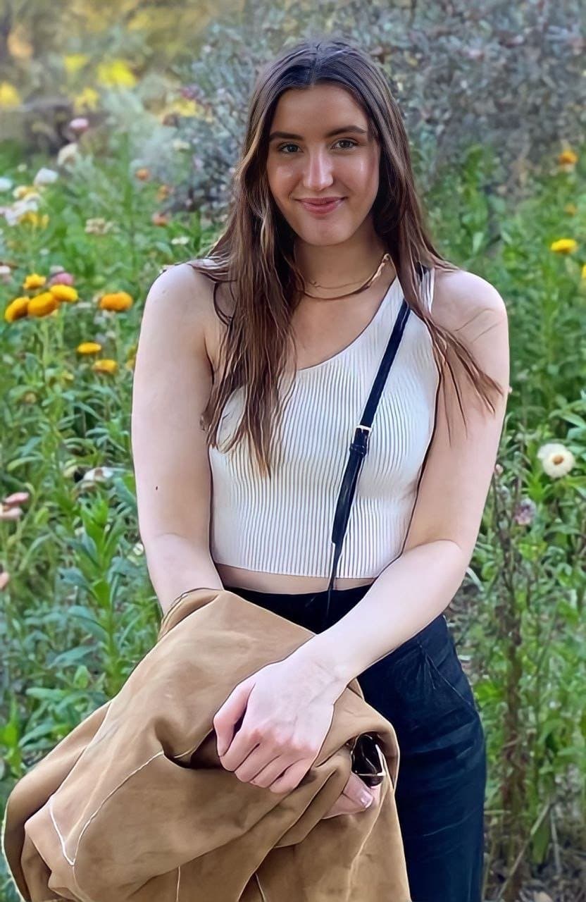 Hot friend’s slut. High heel feet foot ff