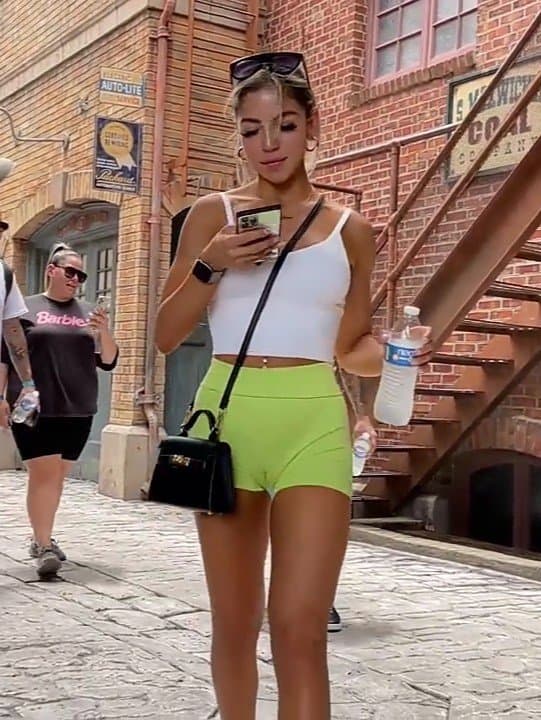 Voyeur Phat Cameltoes in Public