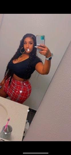 Los Angeles Crip Thot Sell Pussy State to State; Moved Near Hollywood, Florida