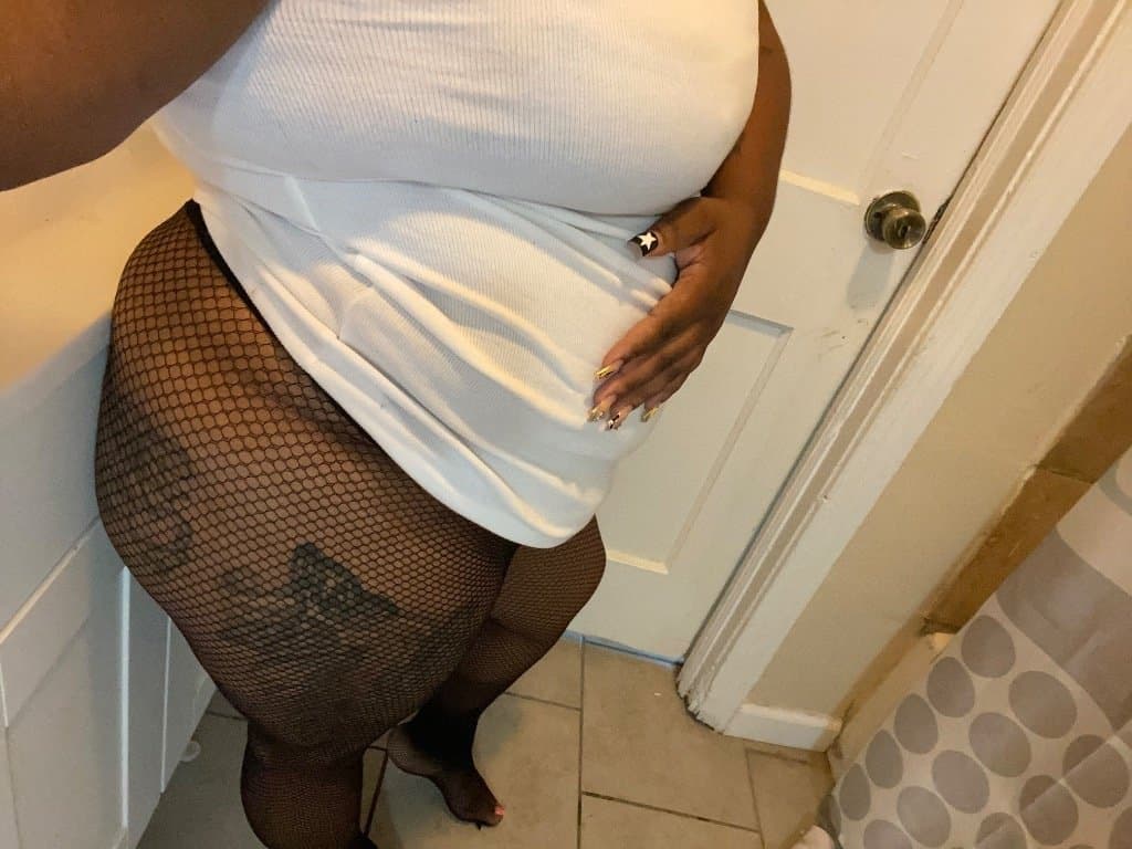 Hood ebony milf bbw mom FREAKY hoe be fucking all her sons friends she luvs young bulls