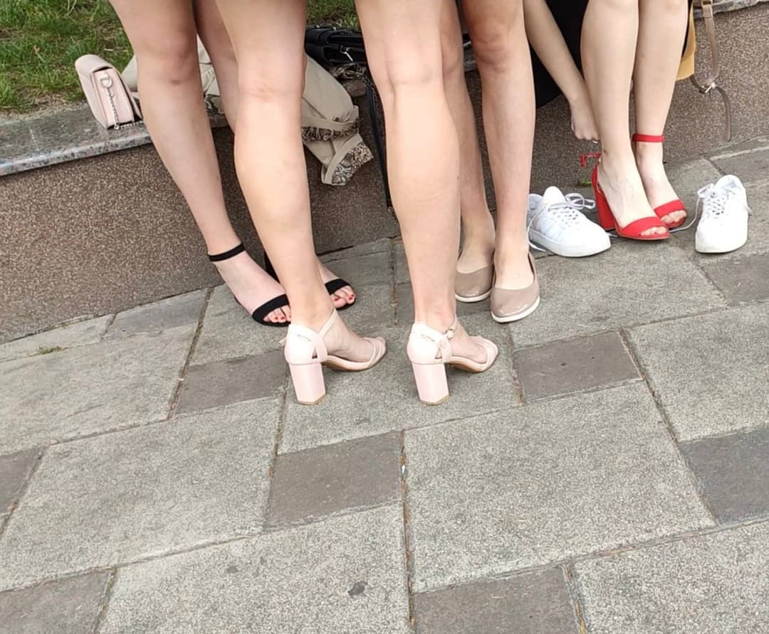 Hot slut - sexy feet. Foot fetish legs. high heels