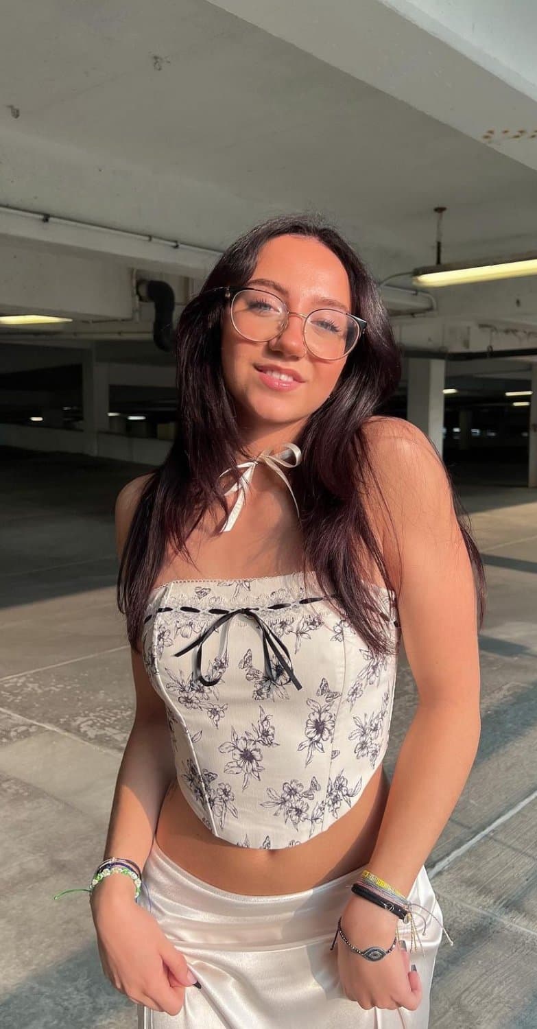 Webslut Ella is a naughty slut for cock