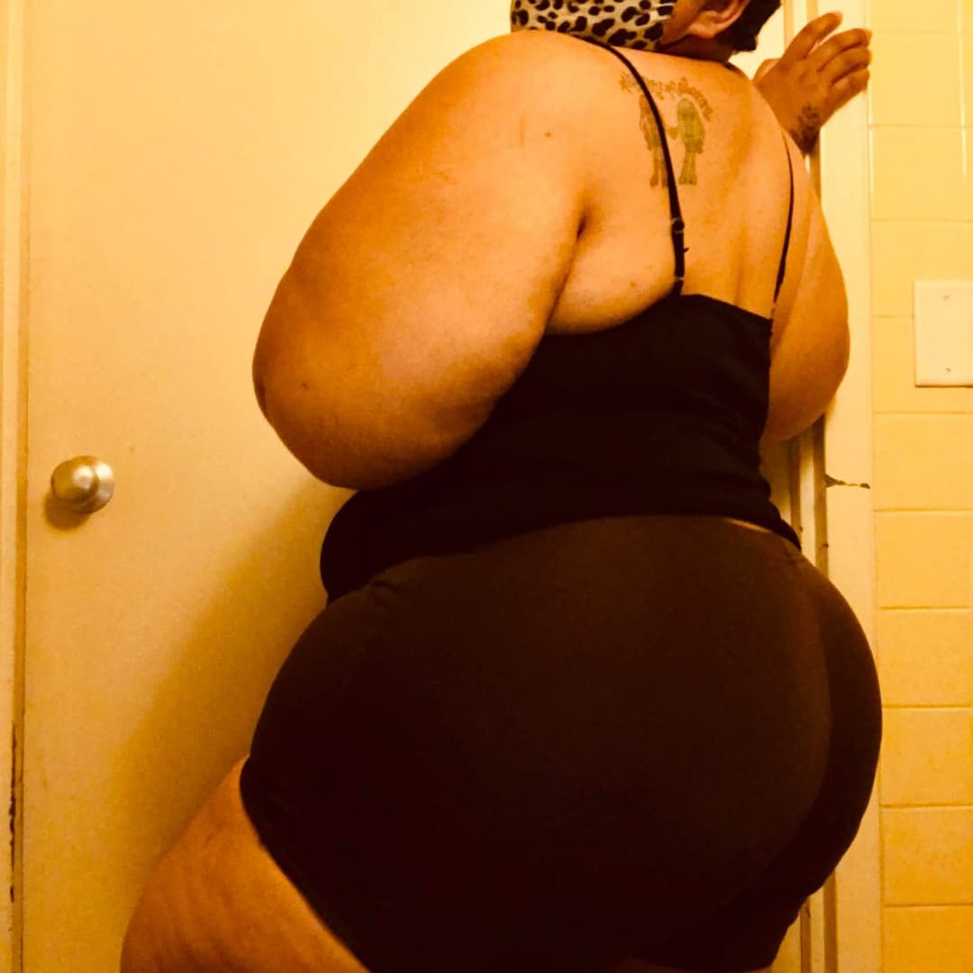 SSBBW THICK LATINA Huge Ass