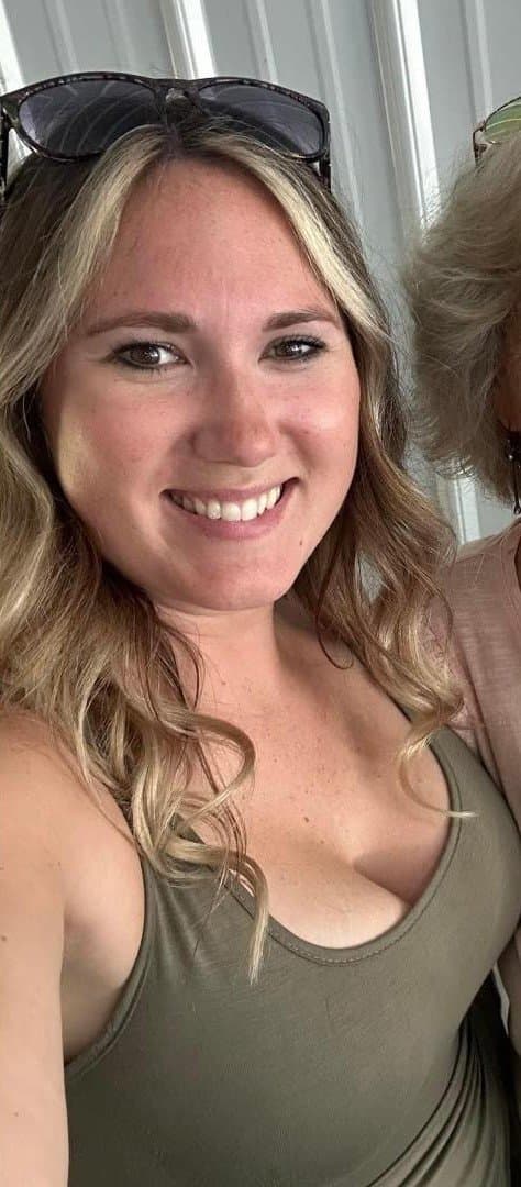 Big tit wife loves to play and show off