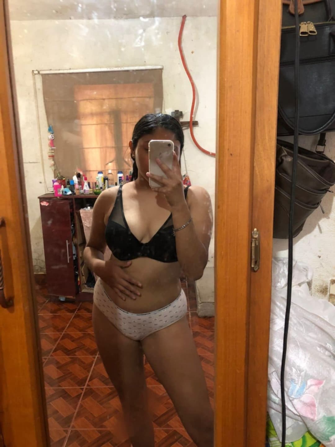 Karlita mamacita hot?