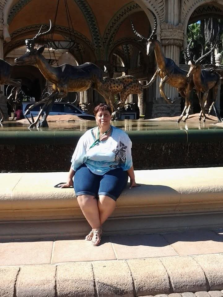 busty beautiful South African milf mommy