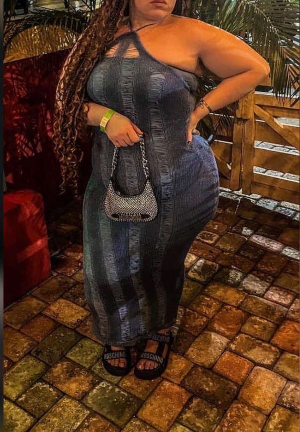 Pretty red big booty bitch ?