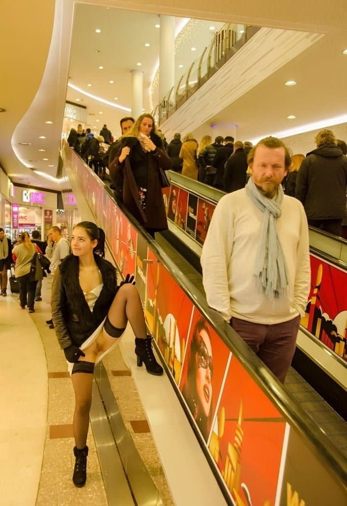 Bottomless Girls in Public 5