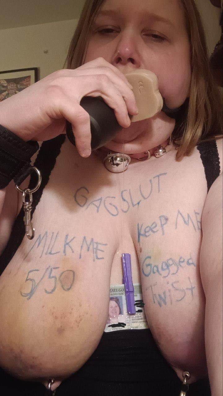 Pathetic attentionwhore Mimi is a dumb desperate set of holes & eager to be ruined