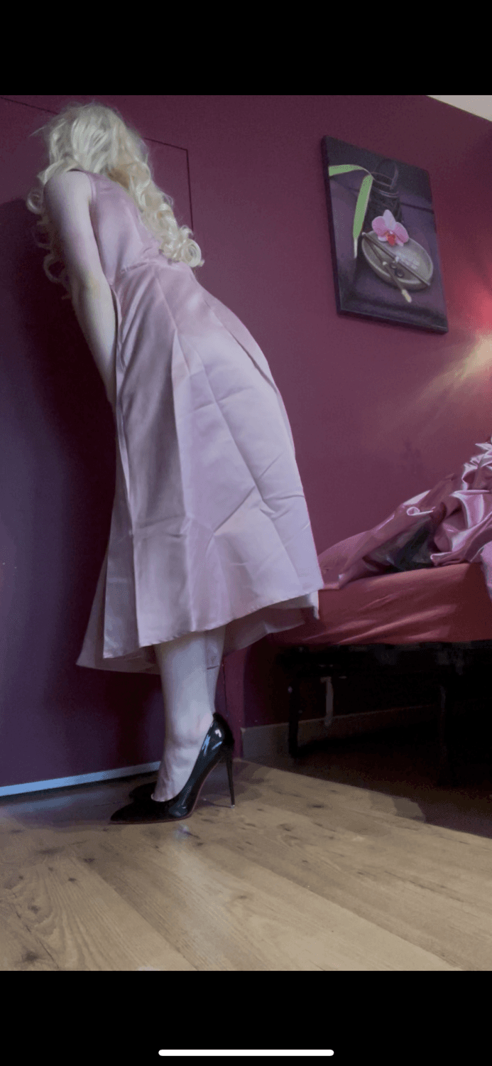 nails done ? and new sissy outfits