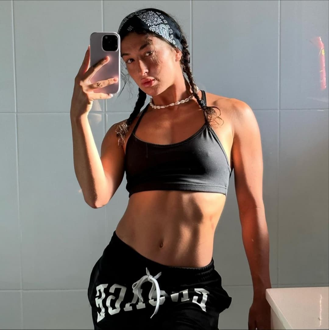 Click to view full size Girl from Kik wanted to show off