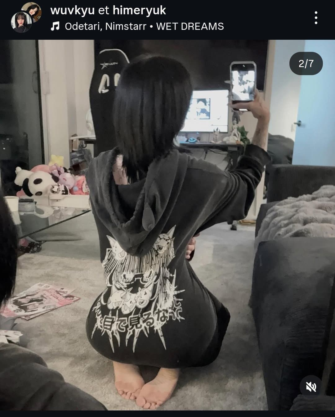 Ass x feet view ??????