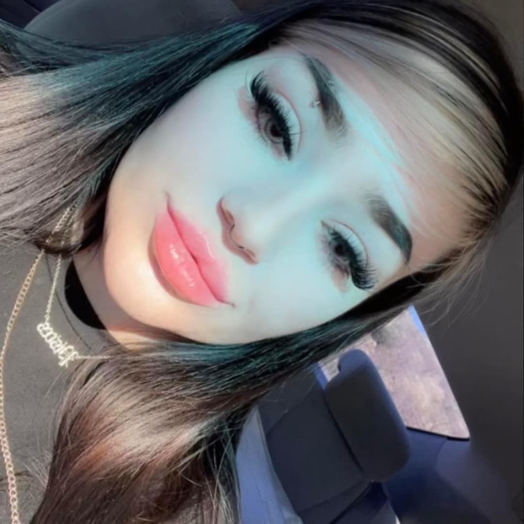 Goth Bimbo Teenager Mercedes