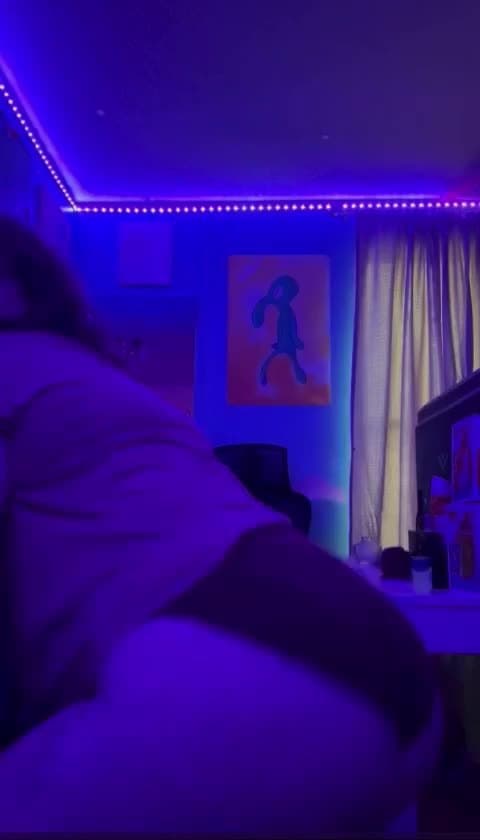 White girl can twerk