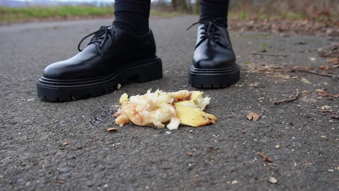 Foodcrush fun - Crushing an apple for a fan on X