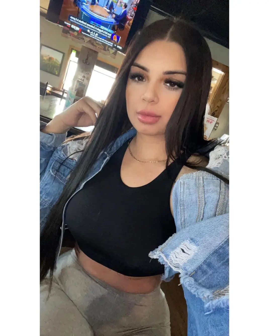 Everyone go message Serenity Vela on Facebook and tell her to start an Onlyfans