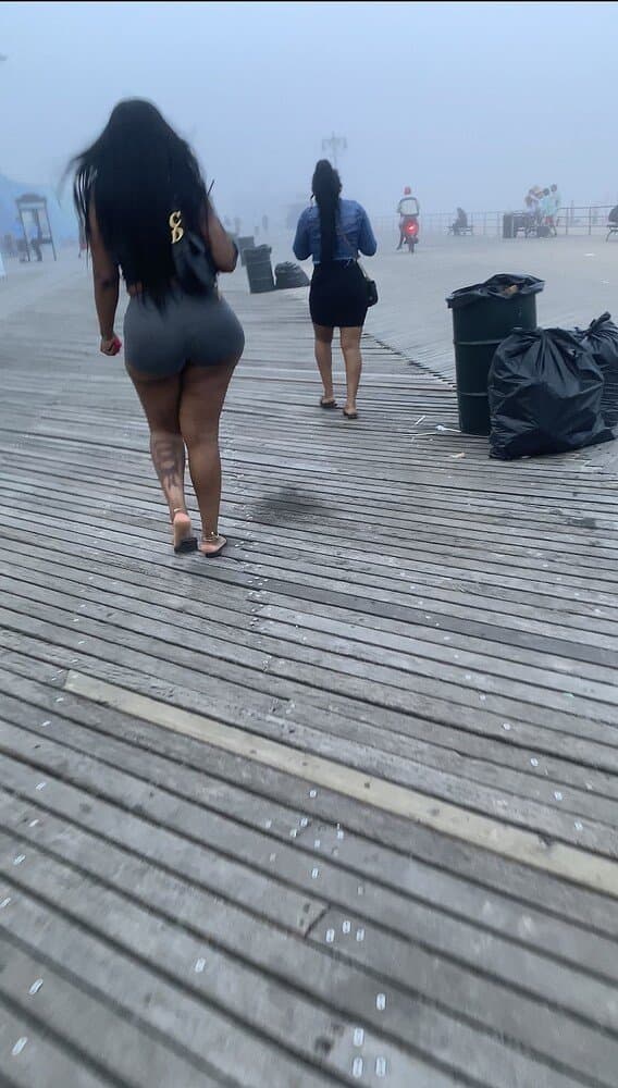 Big Ghetto Booty On The Boardwalk