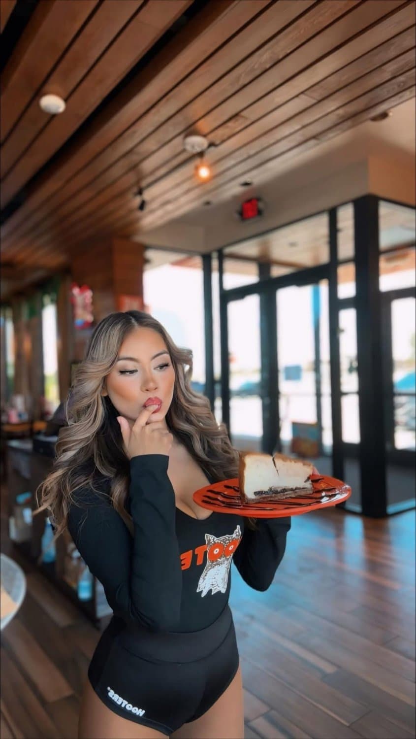 Sexy hooters Latina slut