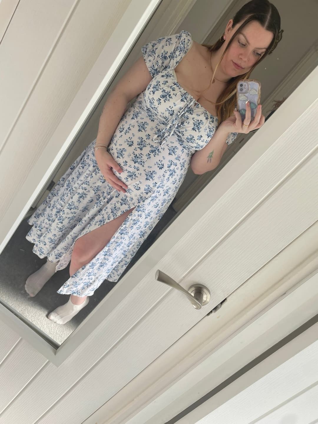 Wishing to have a real man that he likes to fuck pregnant women like me every day