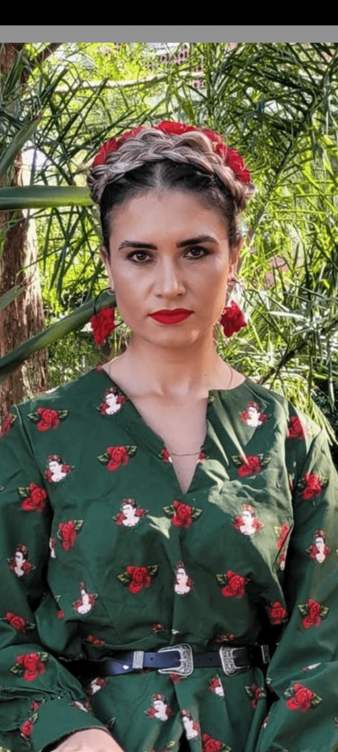 Durante a sessão  ela olhou pro fotógrafo e disse "goza nos meus seios"